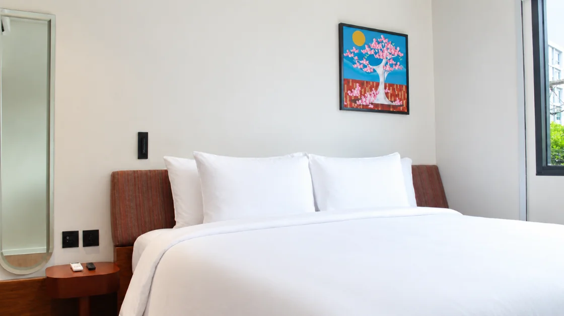 King room — one king bed